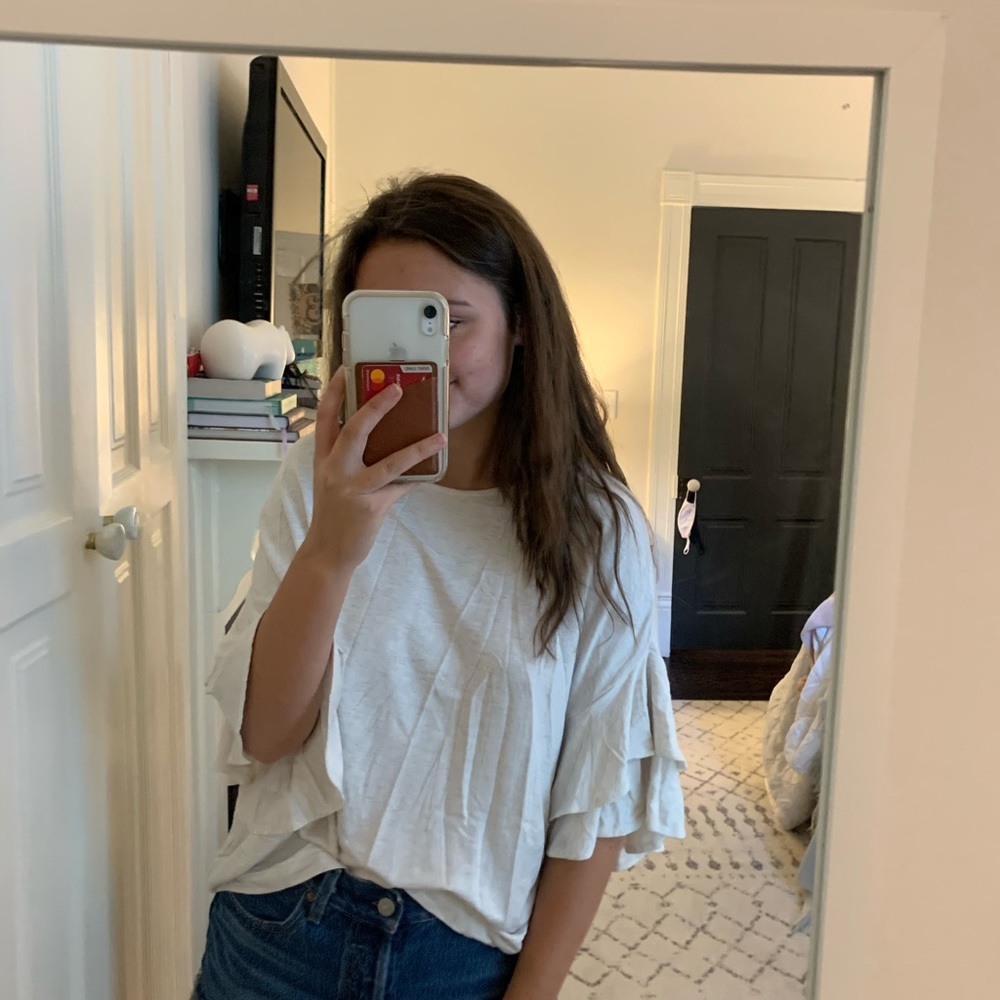 Super soft BRAND NEW ruffle sleeve top from Loft!